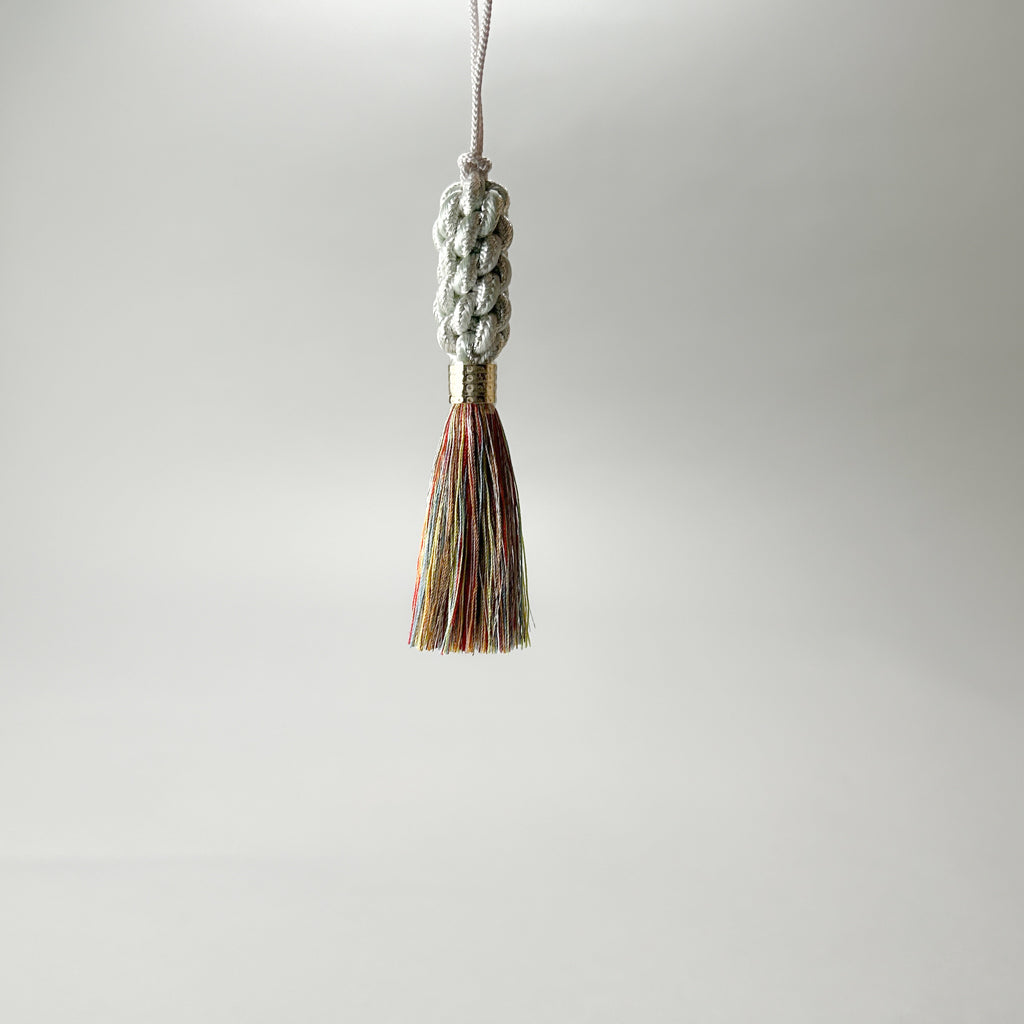 【正絹】タッセル　シルバー