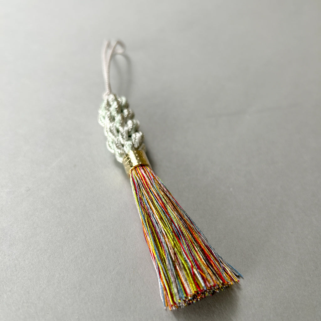 【正絹】タッセル　シルバー